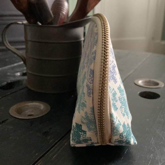 NWOT FEED 10 for Clarins Cosmetic Pouch - Picture 6 of 12